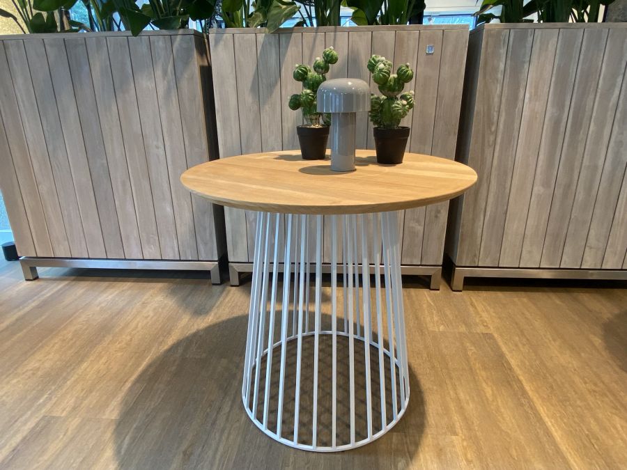 Lounge- und Beistelltisch Grid